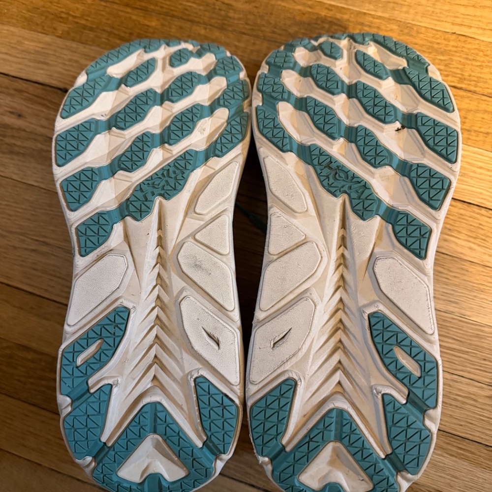 Women’s Hoka Clifton 8 - Picture 3 of 4